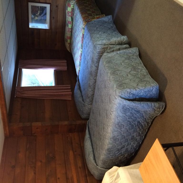 Raccoon Lodge Motel Sylvan Lake Room photo
