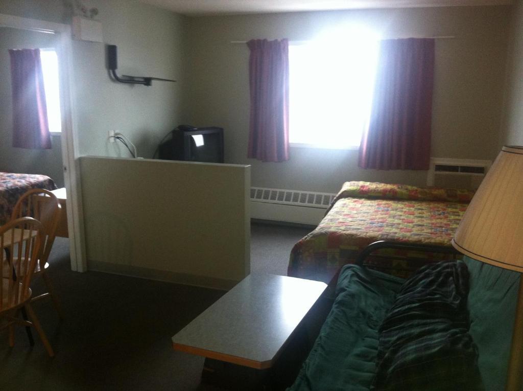 Raccoon Lodge Motel Sylvan Lake Room photo