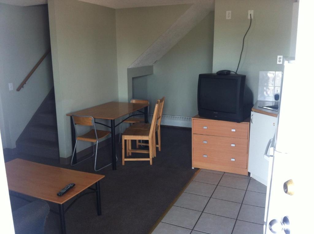 Raccoon Lodge Motel Sylvan Lake Room photo
