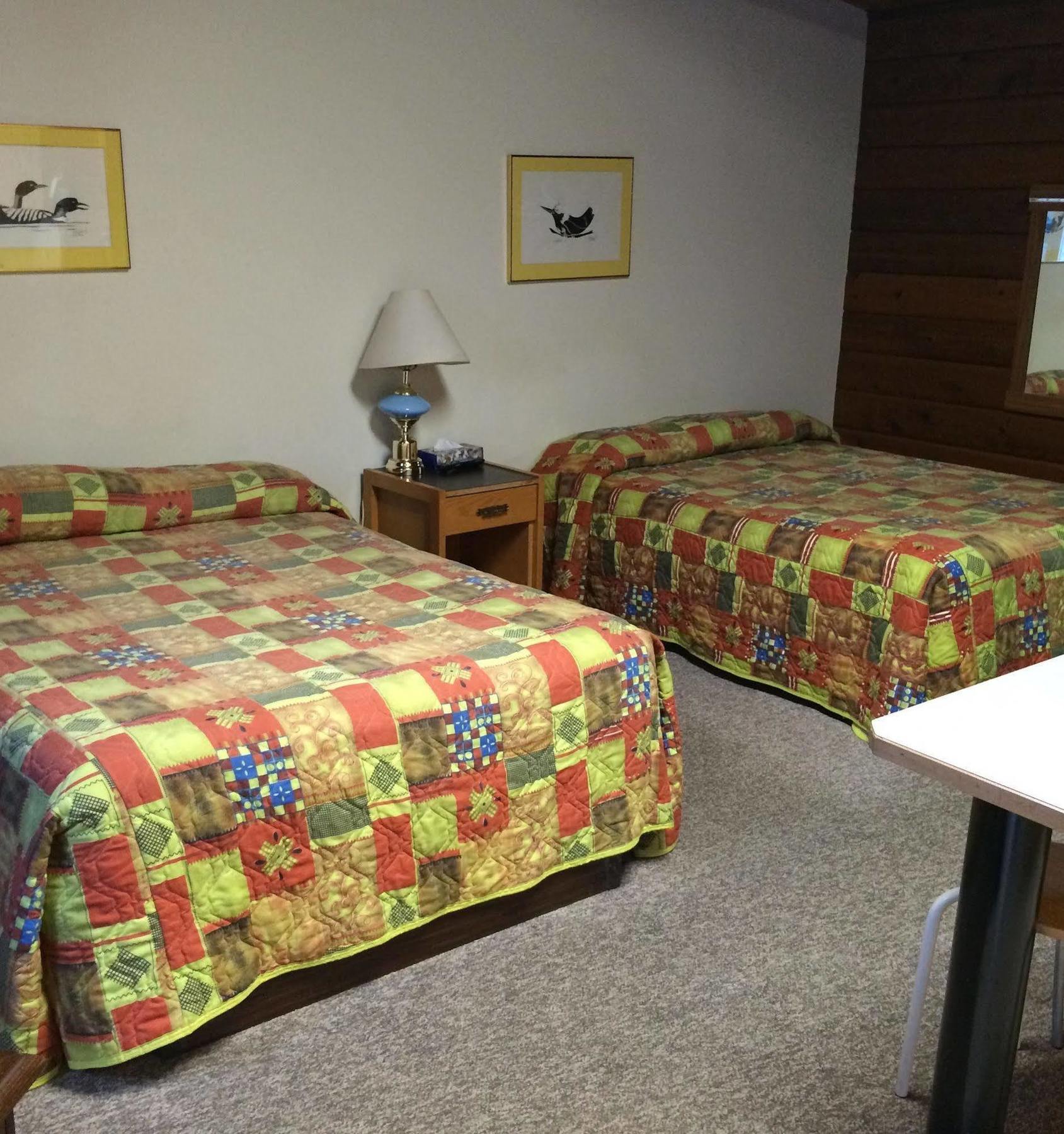 Raccoon Lodge Motel Sylvan Lake Exterior photo